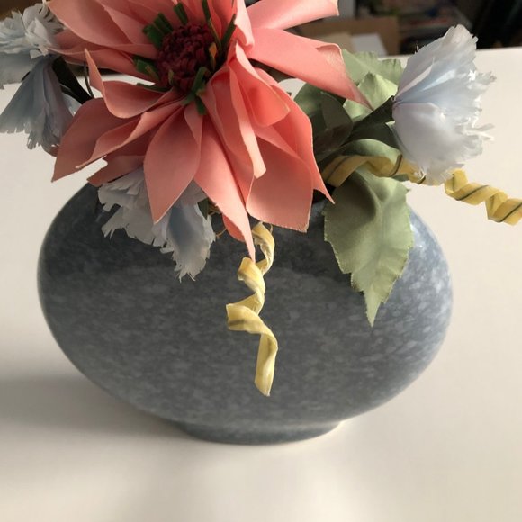 Blue Taiwan moon shaped vase with fake flowers home decor - Picture 2 of 8